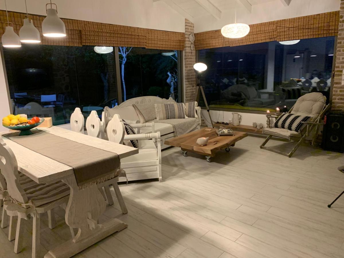 Klovino Beach House Douvia Ngoại thất bức ảnh